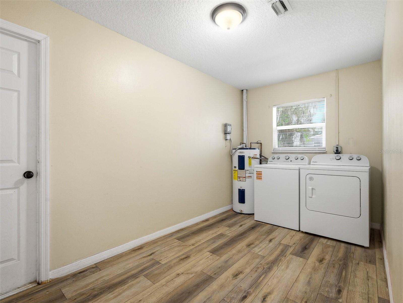 975 N BOSTON AVE, DELAND, FL, 32724