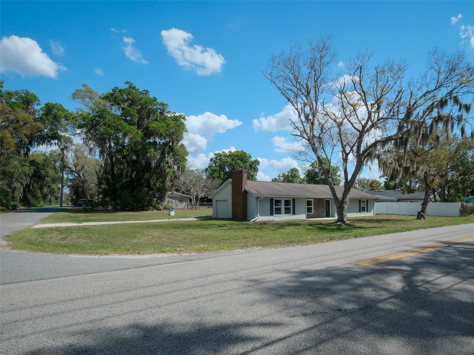 975 N BOSTON AVE, DELAND, FL, 32724