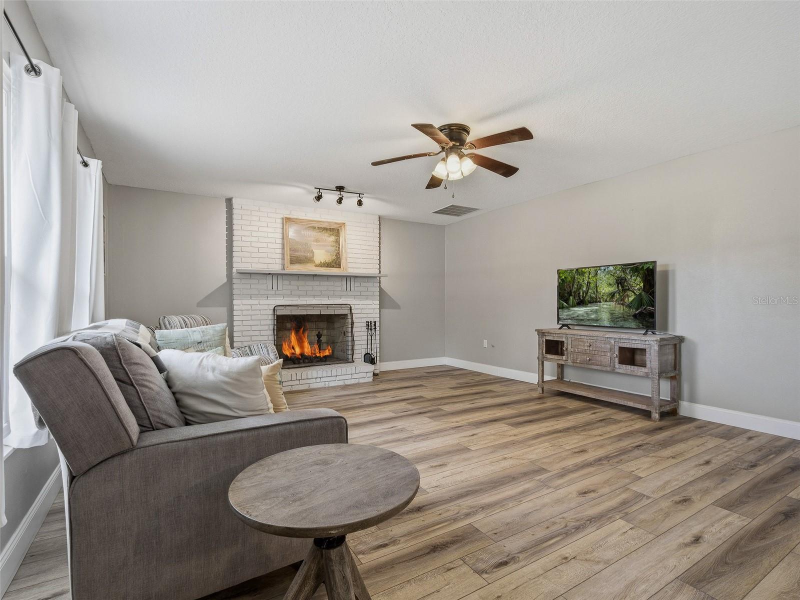 975 N BOSTON AVE, DELAND, FL, 32724