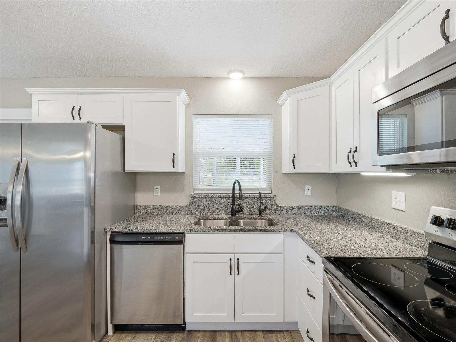 975 N BOSTON AVE, DELAND, FL, 32724