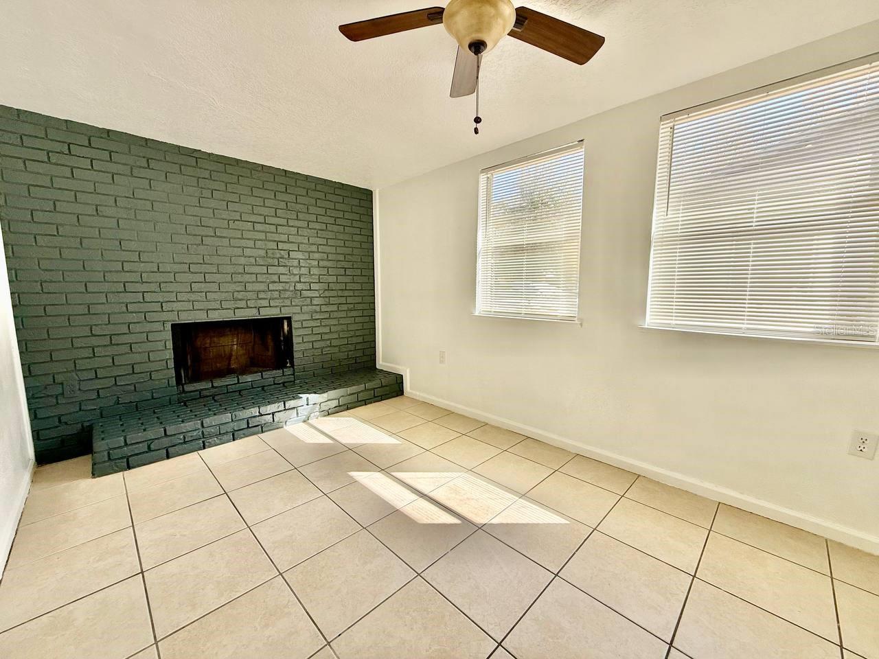 1607 E MAPLE AVE, TAMPA, FL, 33604