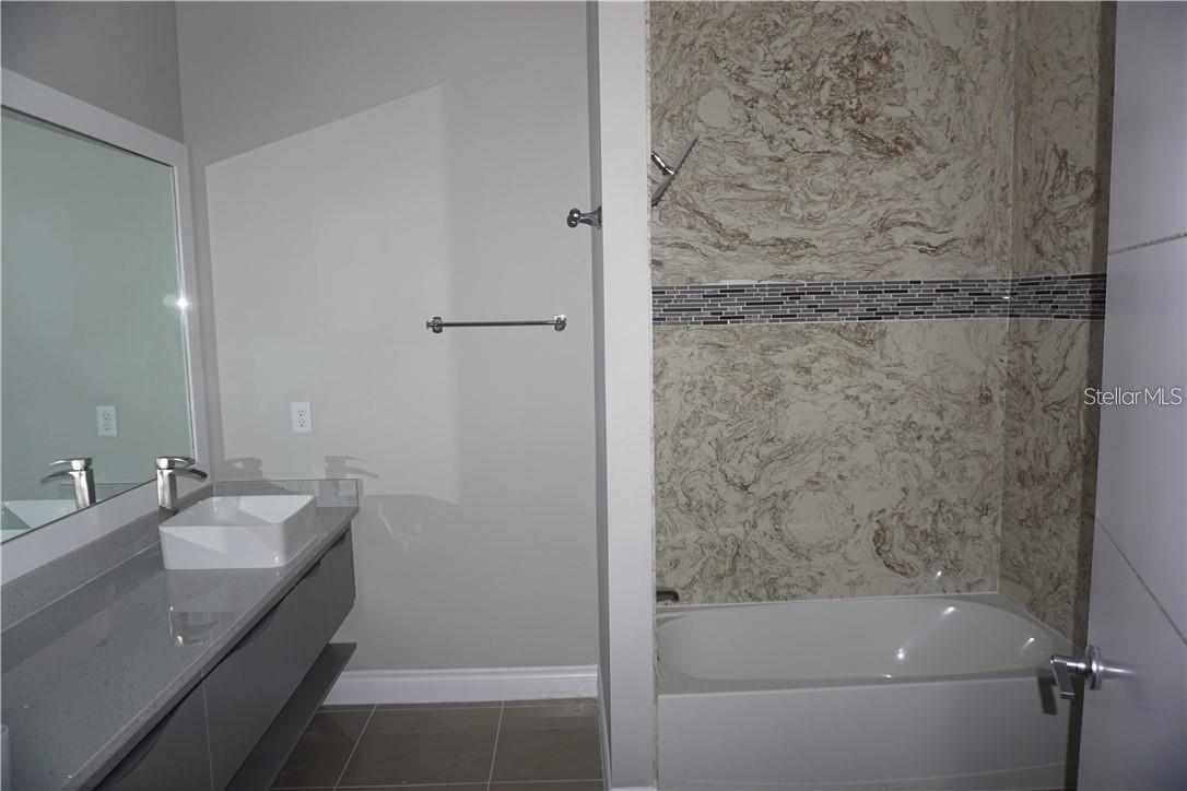 1908 GREENBRIAR TER, DAVENPORT, FL, 33837