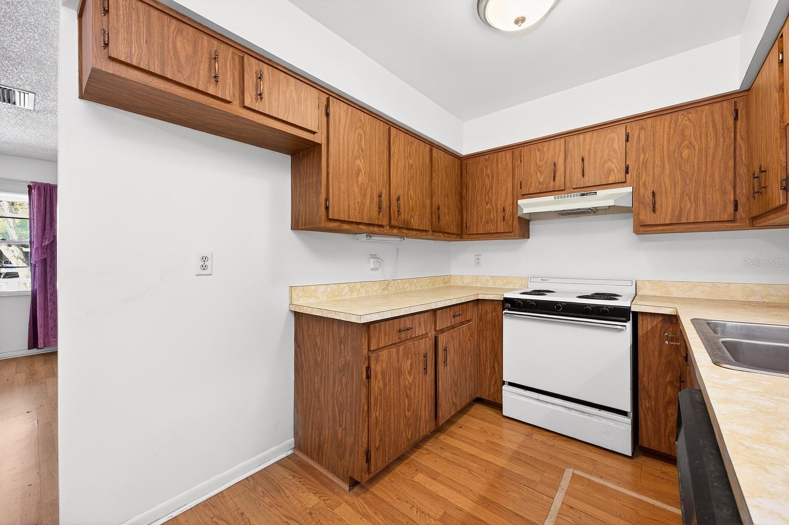 2445 S BAY AVE, SANFORD, FL, 32771