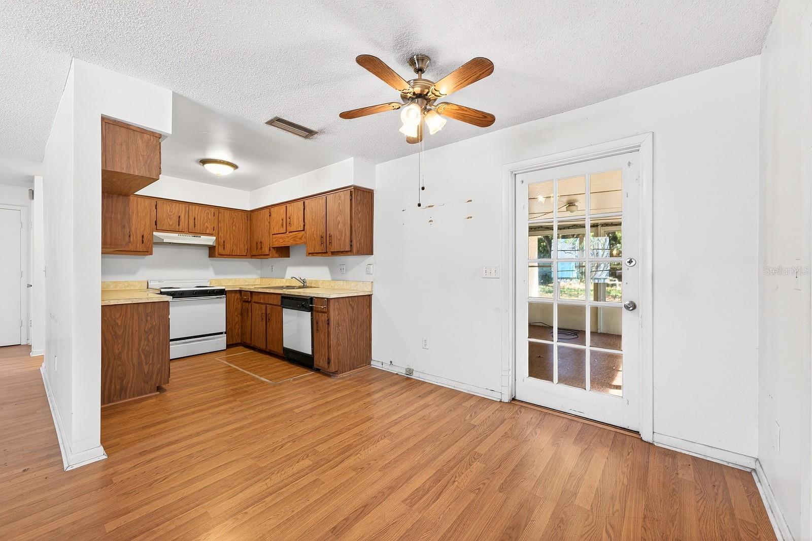 2445 S BAY AVE, SANFORD, FL, 32771