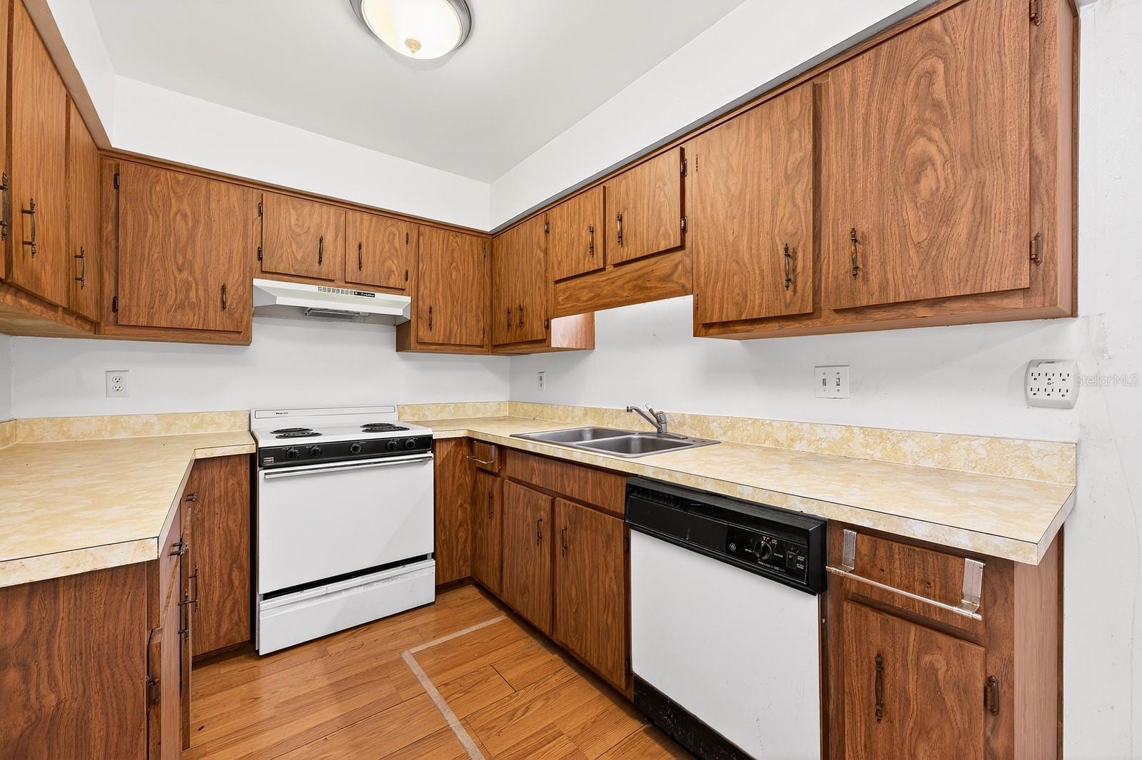 2445 S BAY AVE, SANFORD, FL, 32771