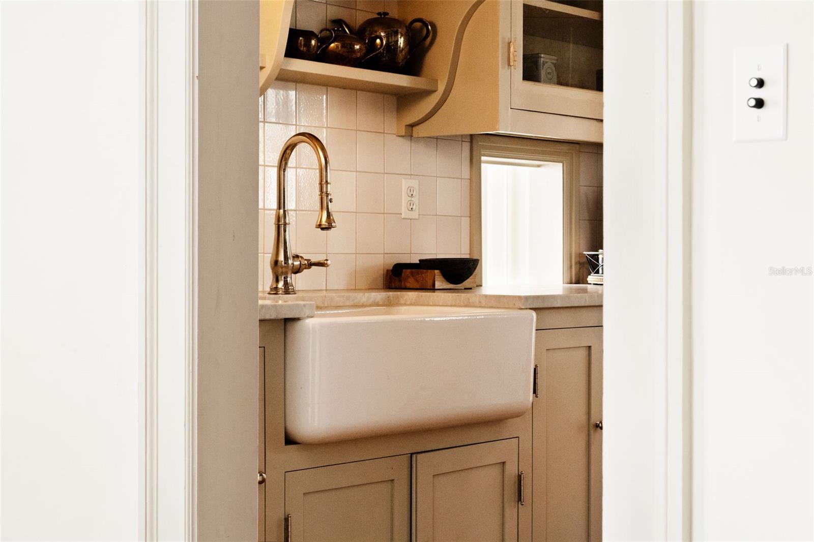 403 JASMINE WAY, CLEARWATER, FL, 33756