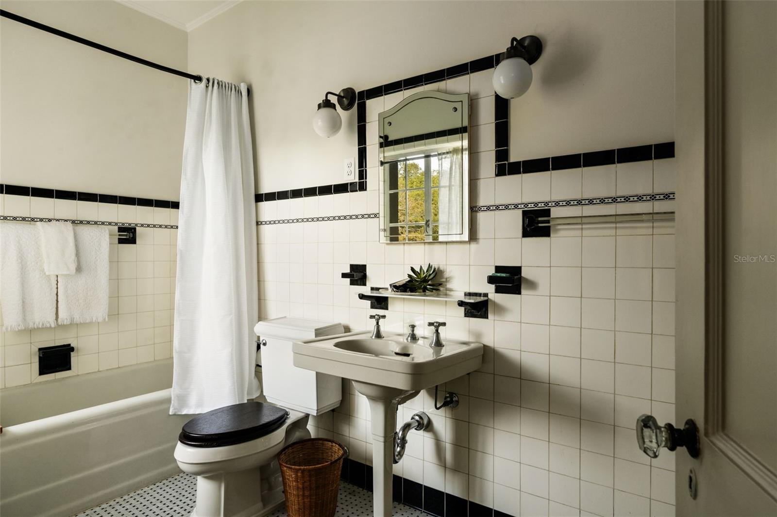 403 JASMINE WAY, CLEARWATER, FL, 33756