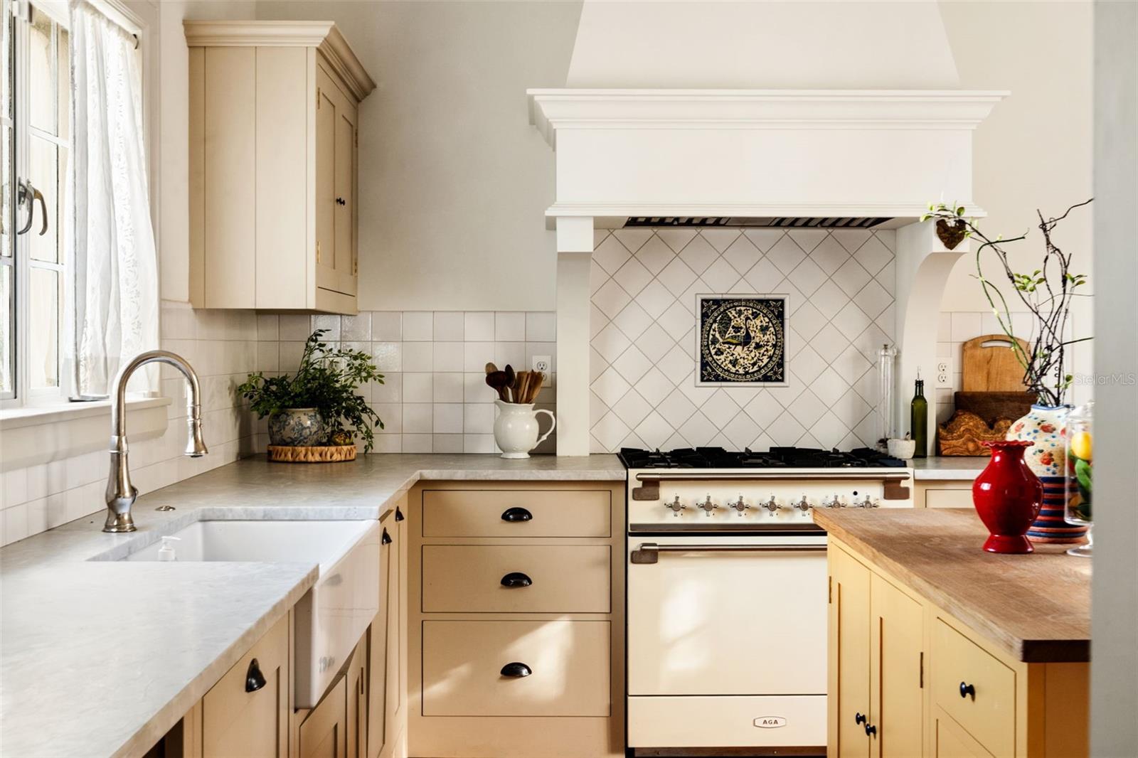 403 JASMINE WAY, CLEARWATER, FL, 33756