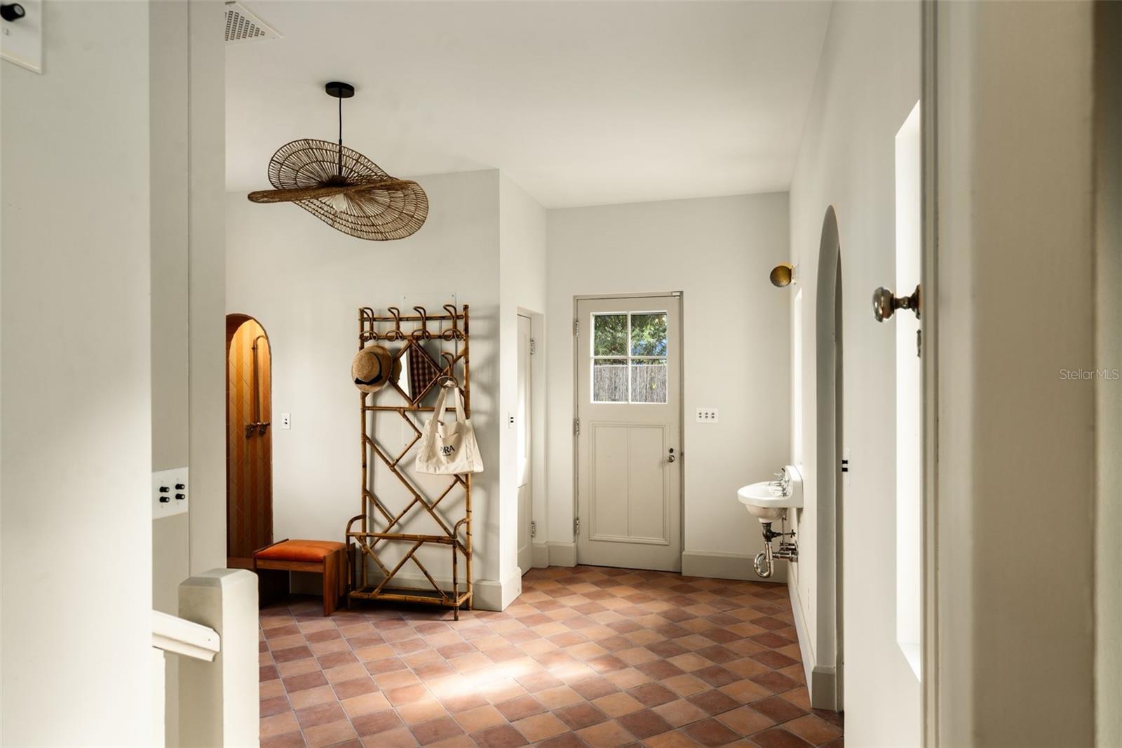 403 JASMINE WAY, CLEARWATER, FL, 33756