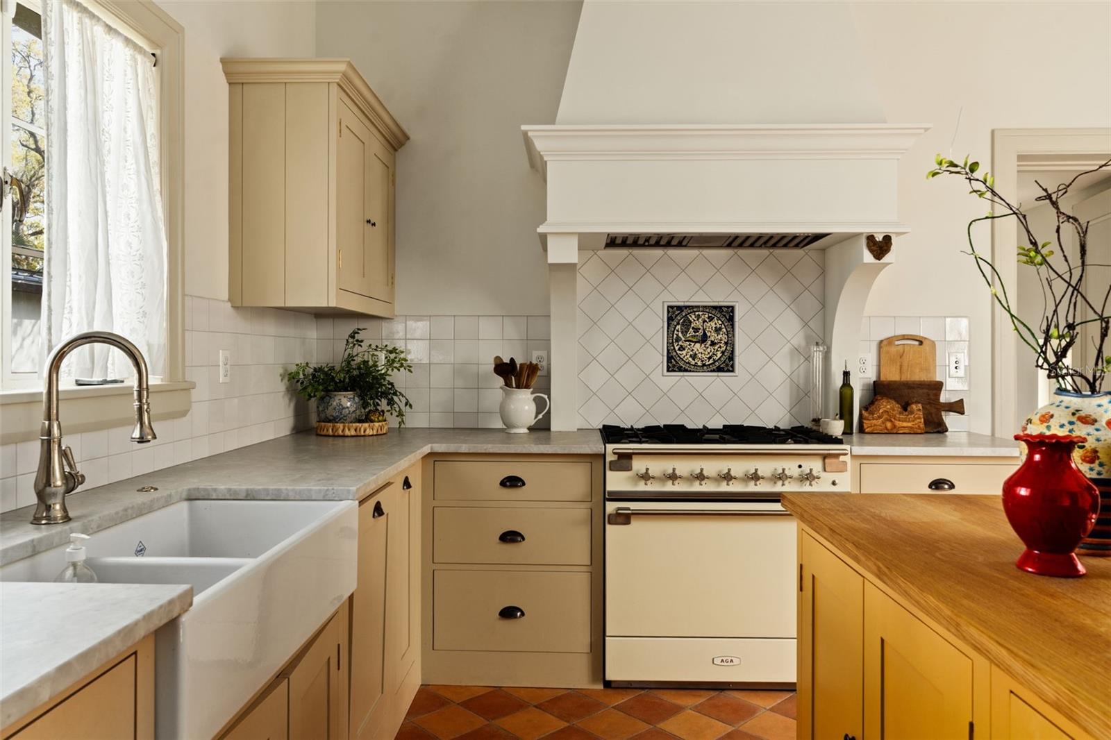 403 JASMINE WAY, CLEARWATER, FL, 33756