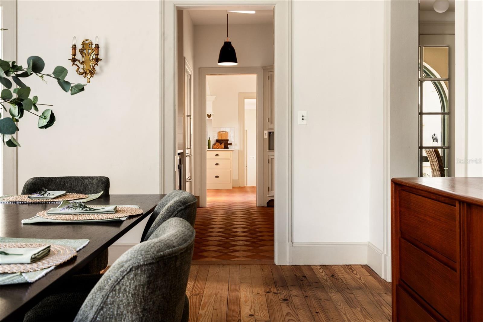 403 JASMINE WAY, CLEARWATER, FL, 33756