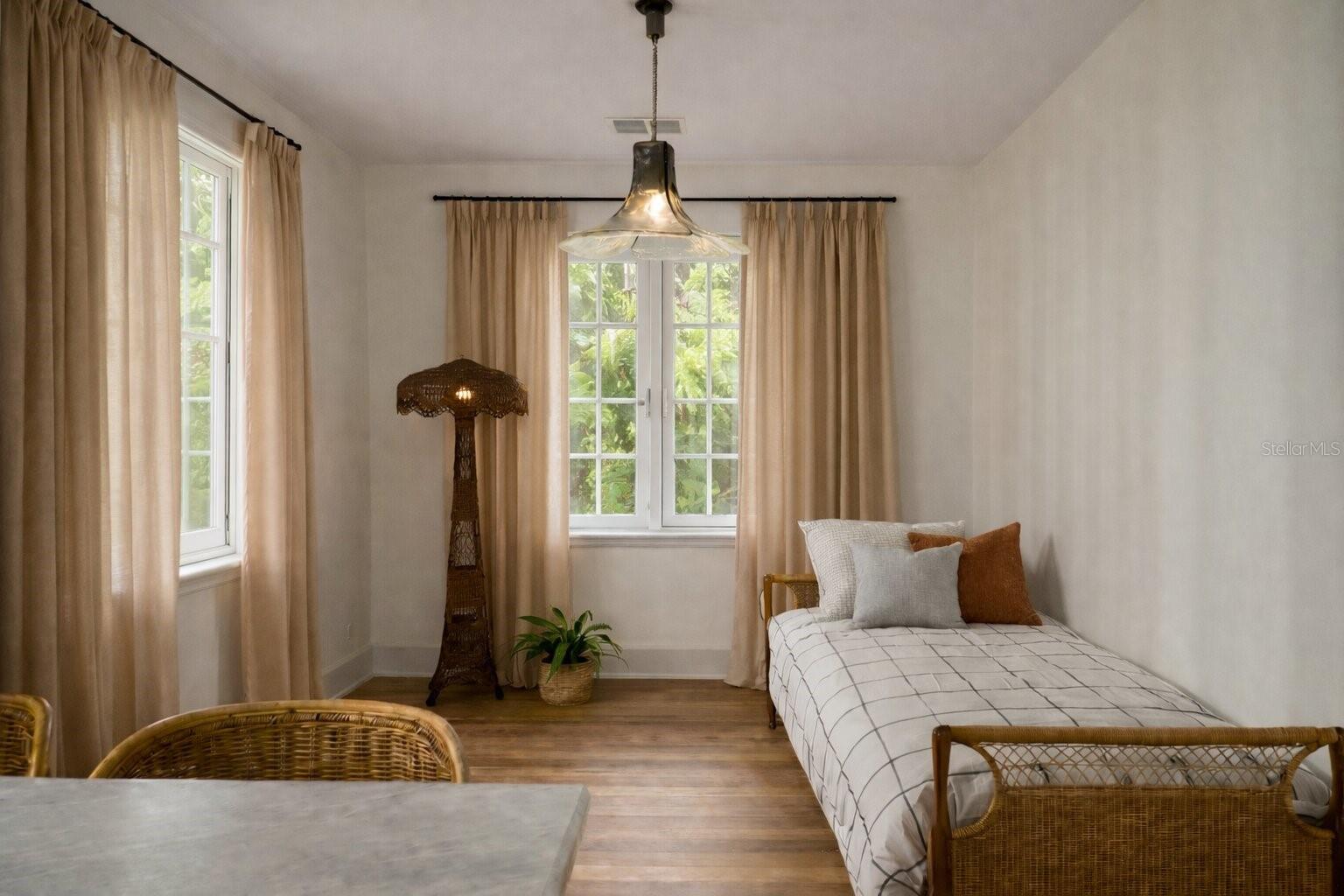 403 JASMINE WAY, CLEARWATER, FL, 33756