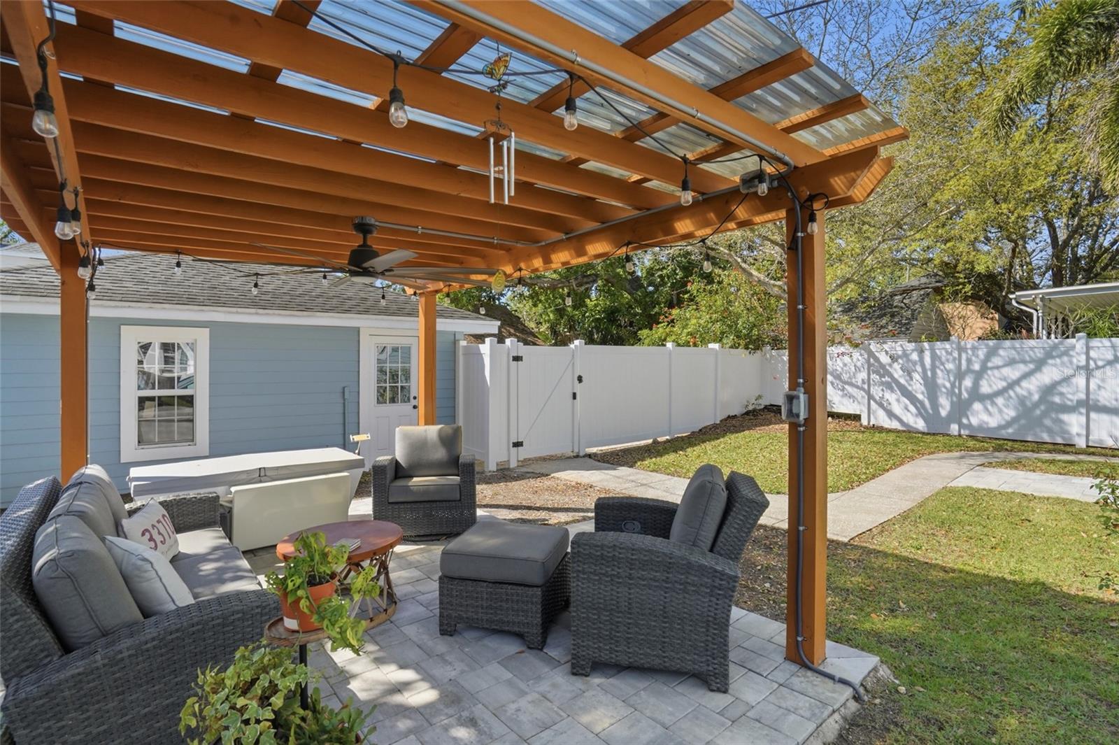 126 22ND AVE NE, ST PETERSBURG, FL, 33704