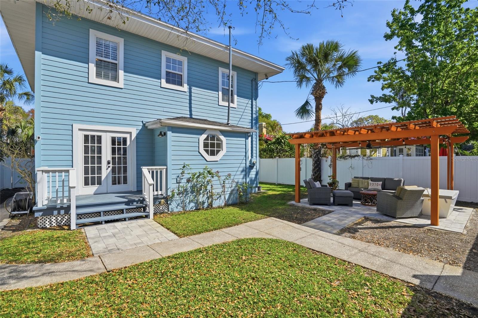 126 22ND AVE NE, ST PETERSBURG, FL, 33704