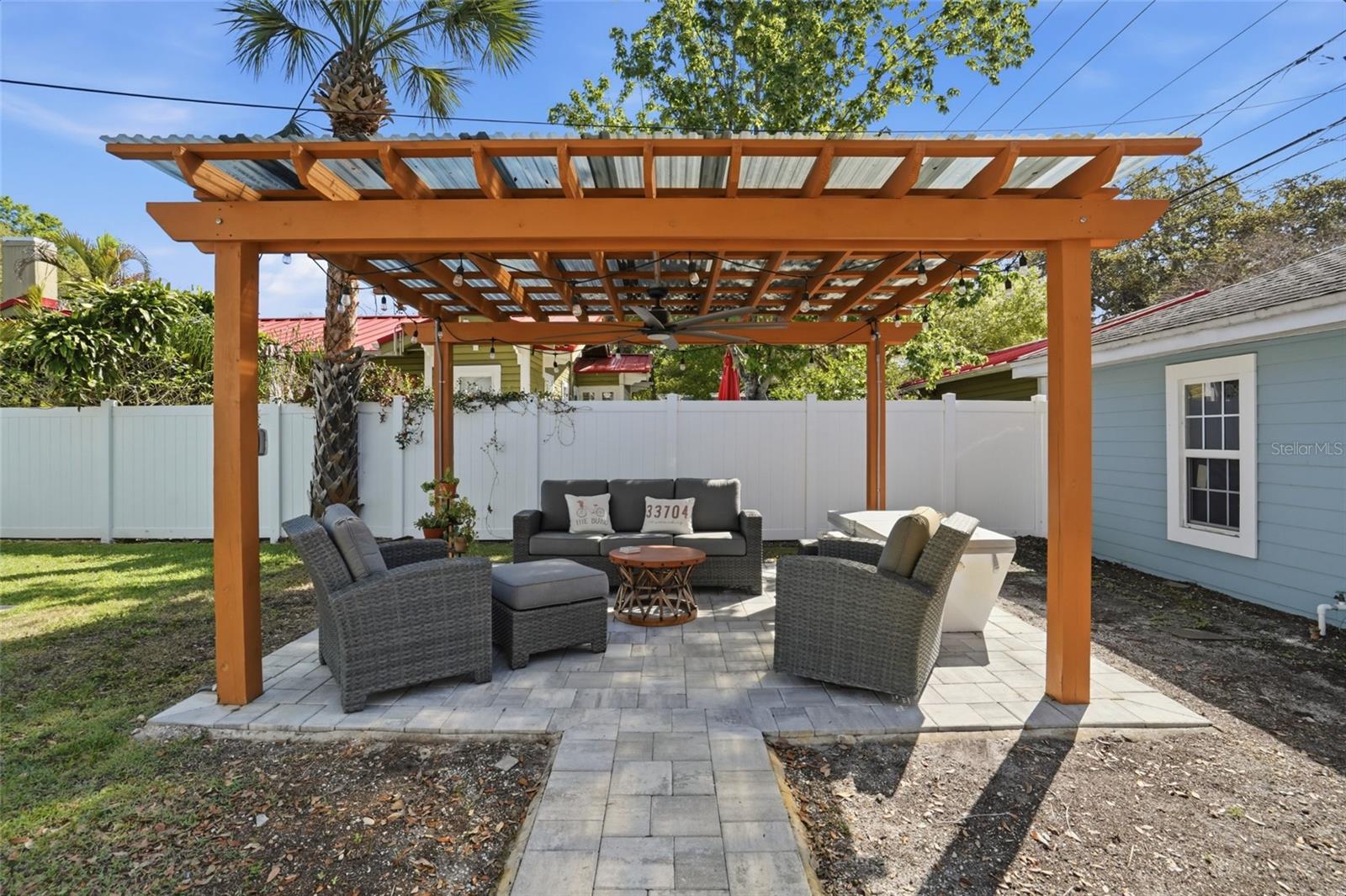 126 22ND AVE NE, ST PETERSBURG, FL, 33704