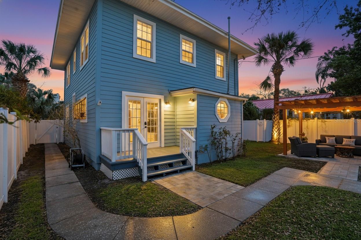 126 22ND AVE NE, ST PETERSBURG, FL, 33704