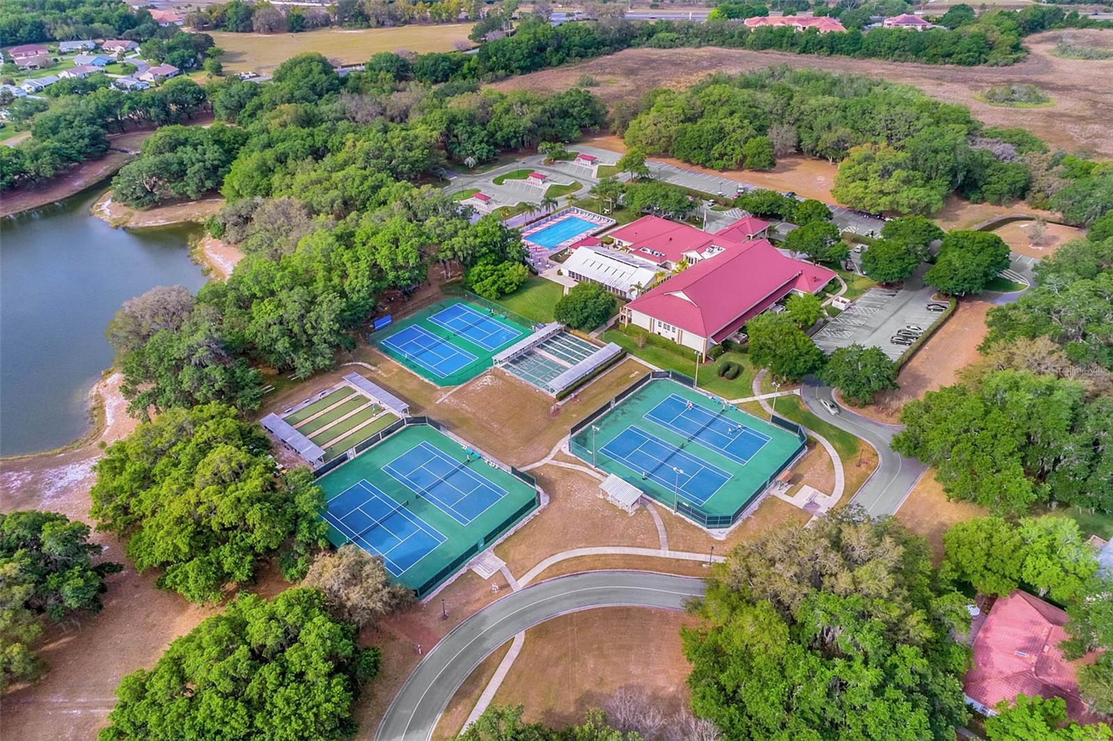 27308 RACQUET CIR, LEESBURG, FL, 34748