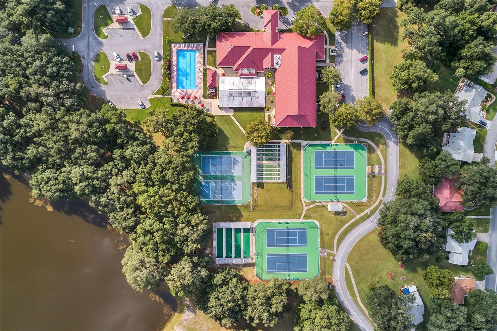27308 RACQUET CIR, LEESBURG, FL, 34748