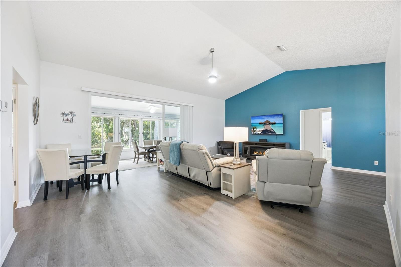 27308 RACQUET CIR, LEESBURG, FL, 34748