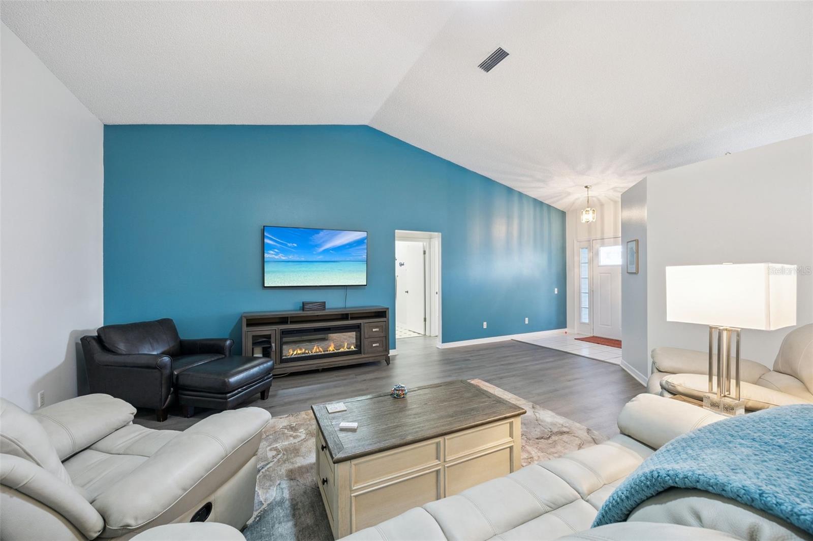 27308 RACQUET CIR, LEESBURG, FL, 34748