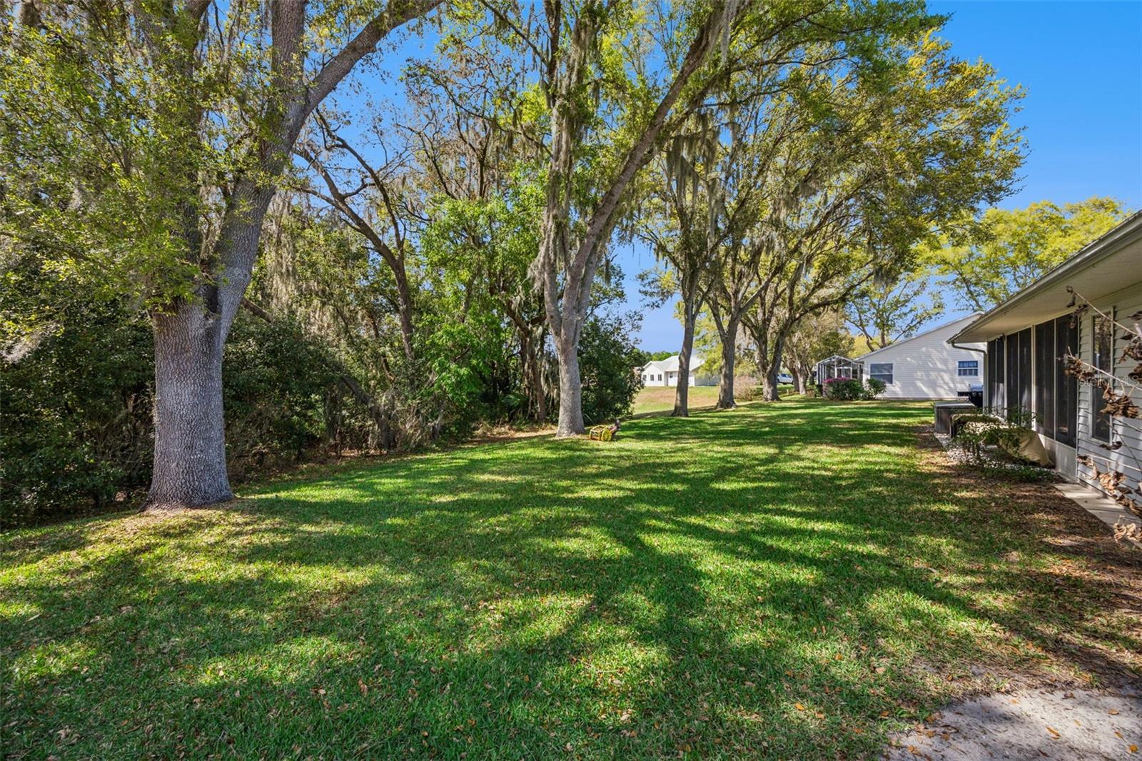 27308 RACQUET CIR, LEESBURG, FL, 34748