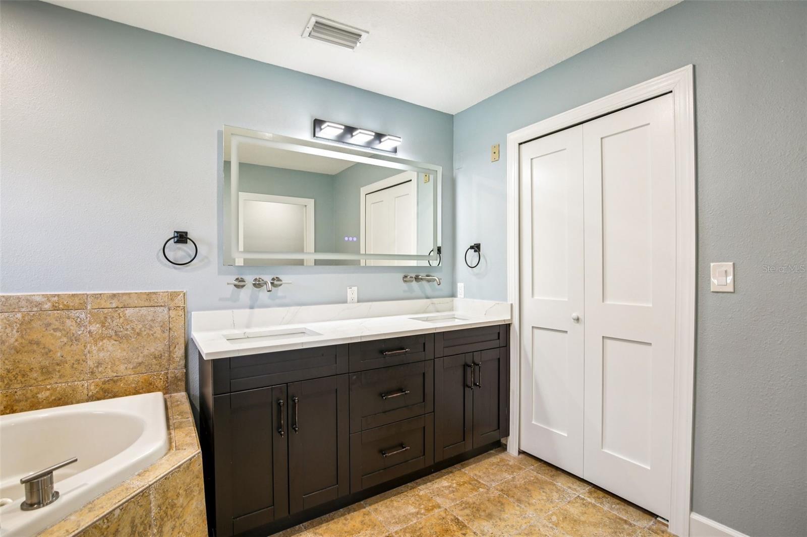 565 CRYSTAL DR, MADEIRA BEACH, FL, 33708