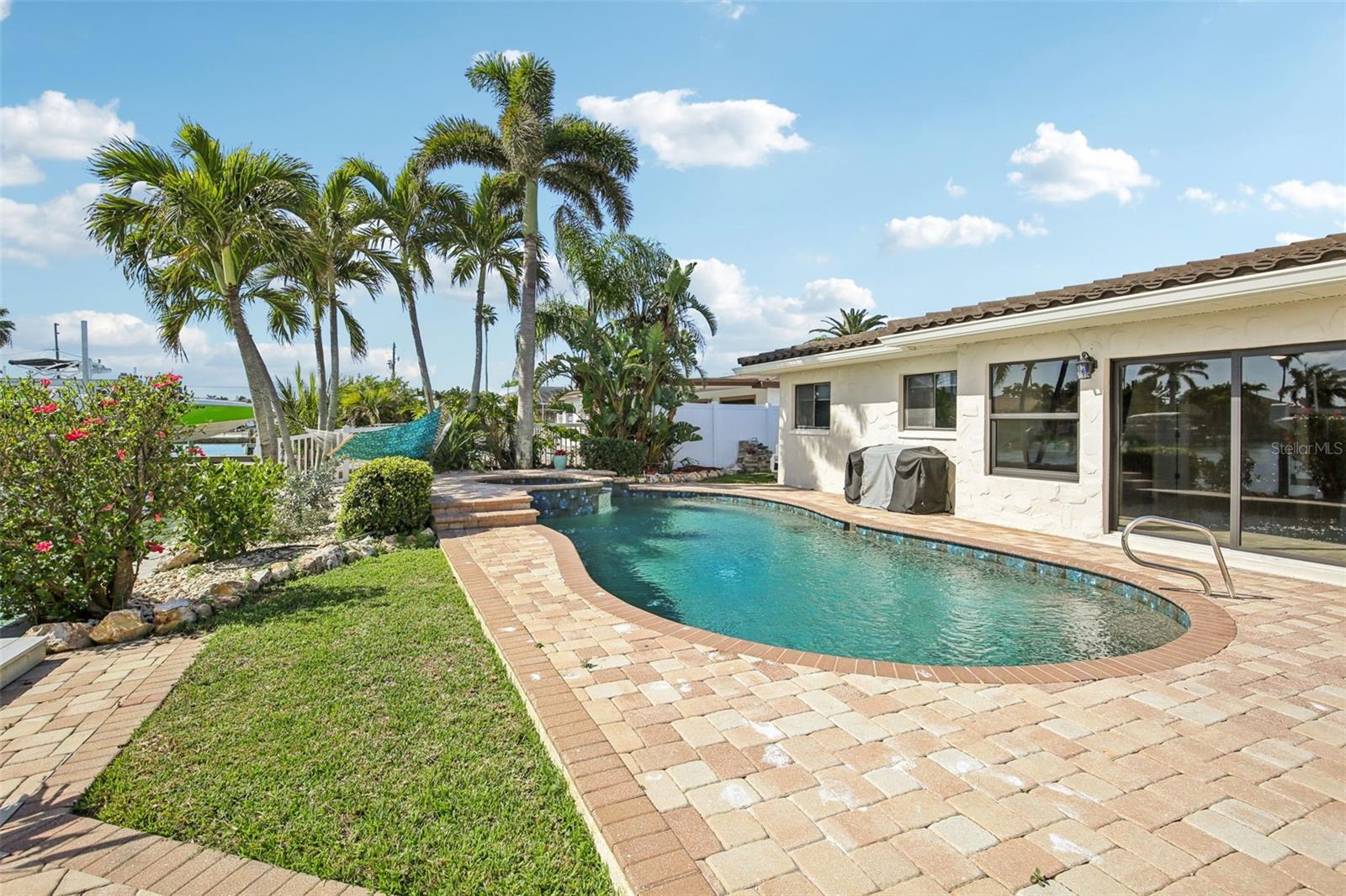 565 CRYSTAL DR, MADEIRA BEACH, FL, 33708