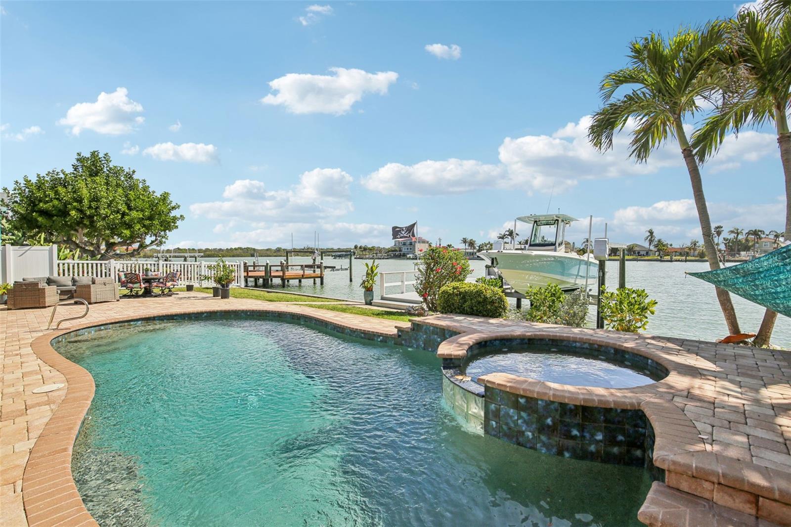 565 CRYSTAL DR, MADEIRA BEACH, FL, 33708