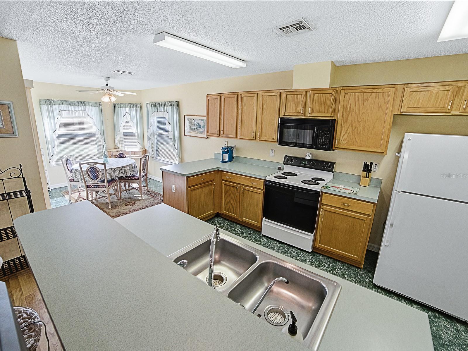 32914 CROOKED OAKS LN, LEESBURG, FL, 34748