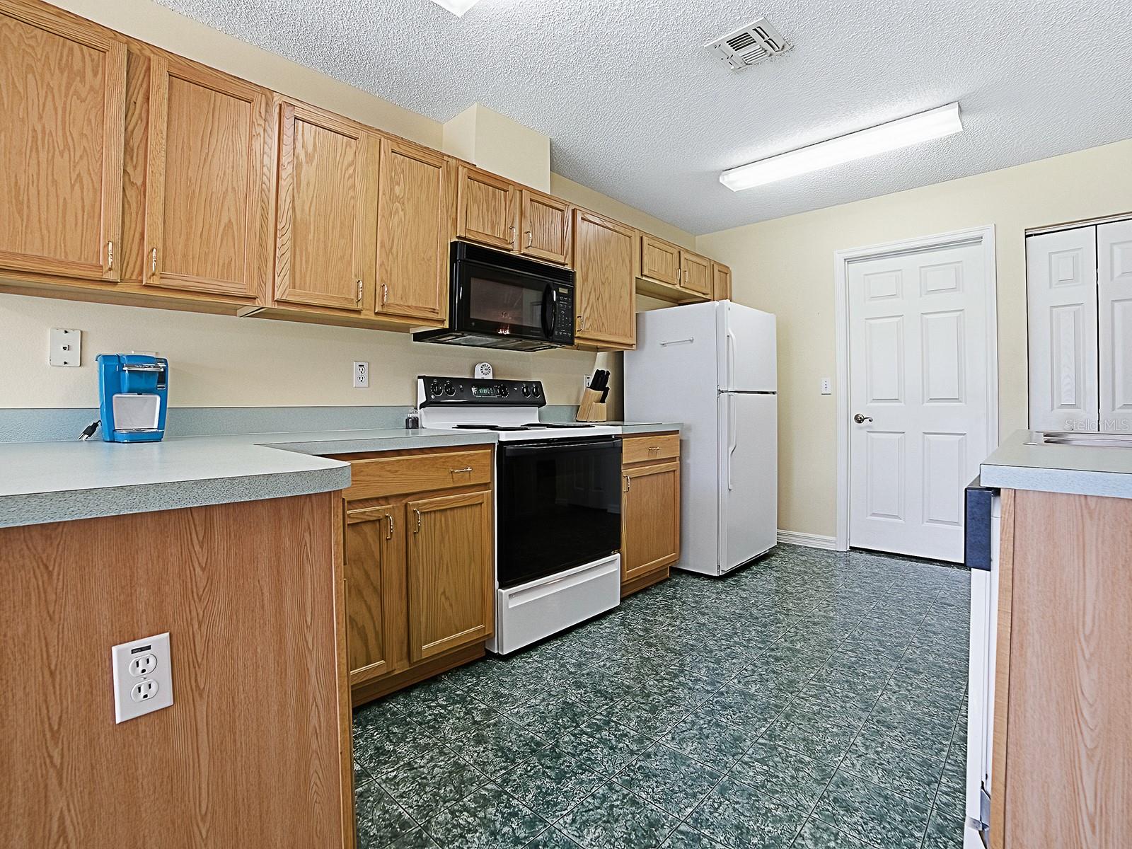 32914 CROOKED OAKS LN, LEESBURG, FL, 34748