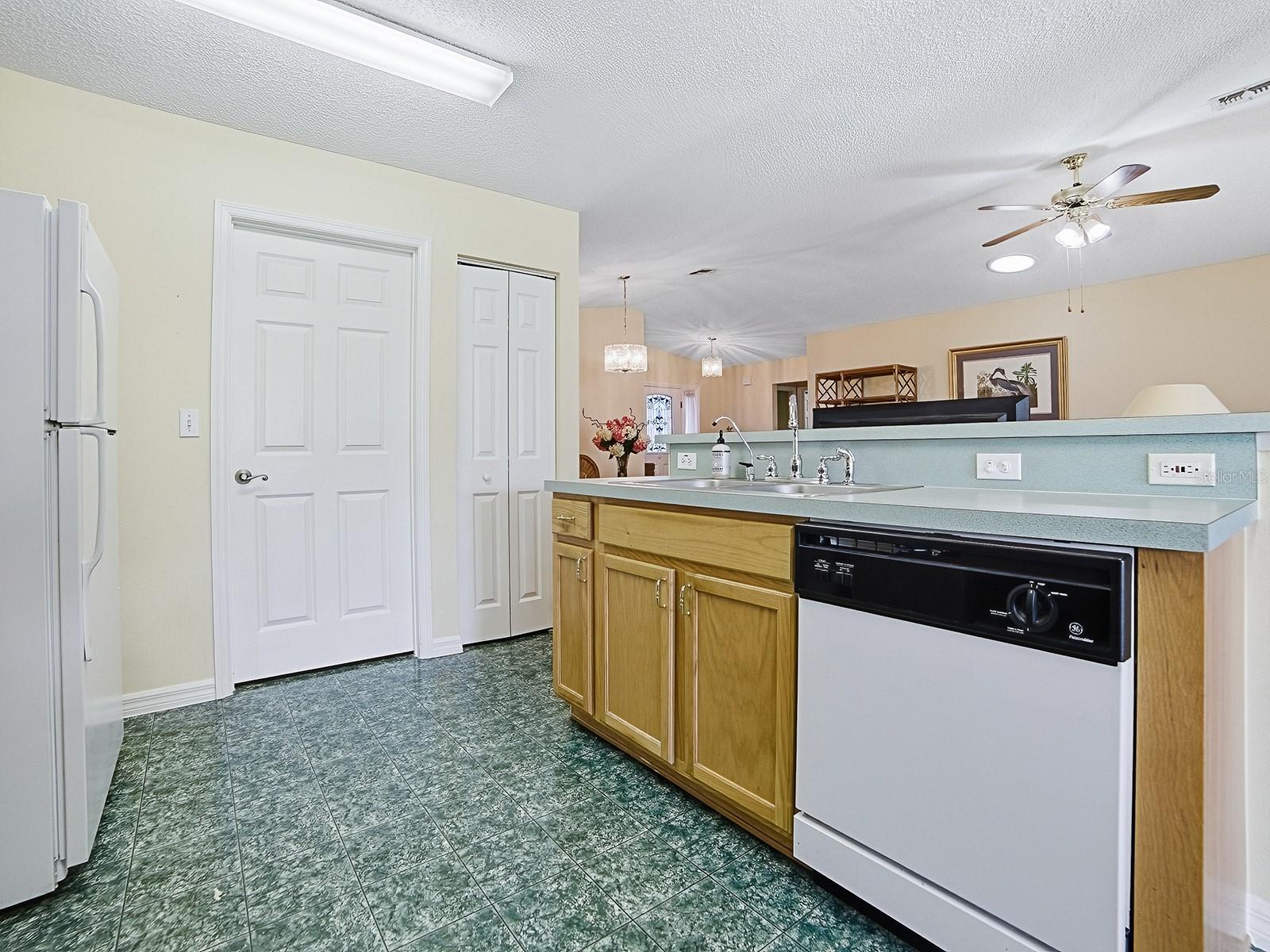32914 CROOKED OAKS LN, LEESBURG, FL, 34748