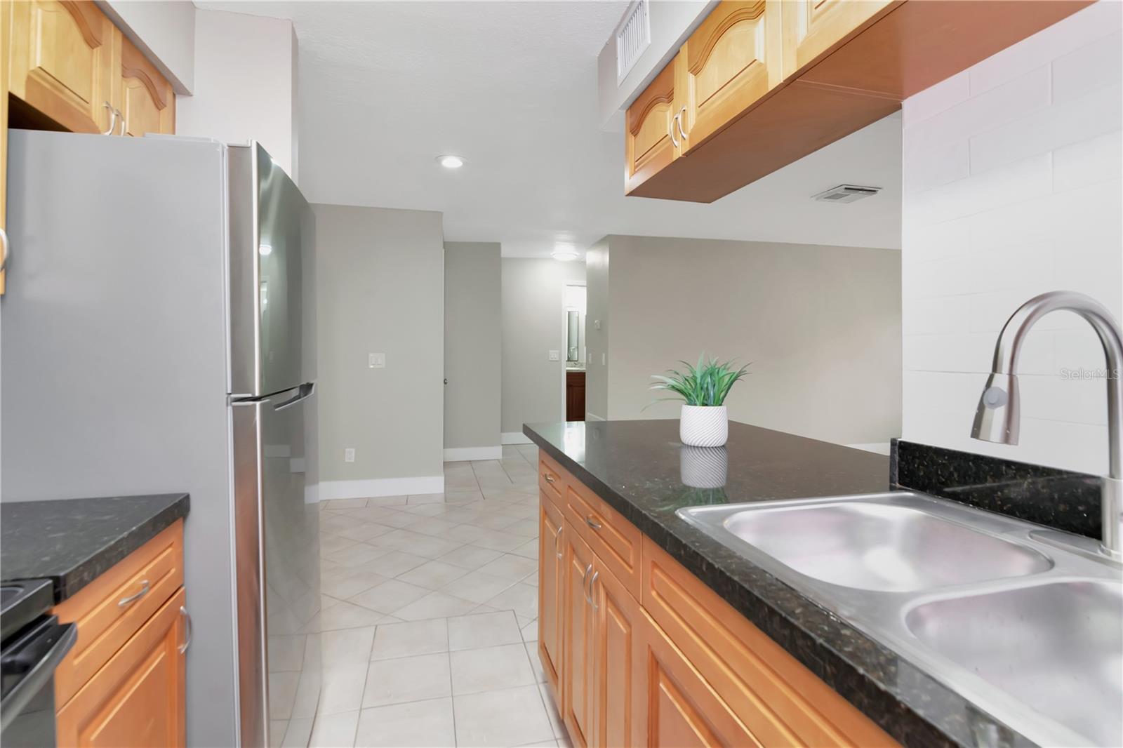 Kitchen w/ New Cabinets, Granite Counters, and New Appliances