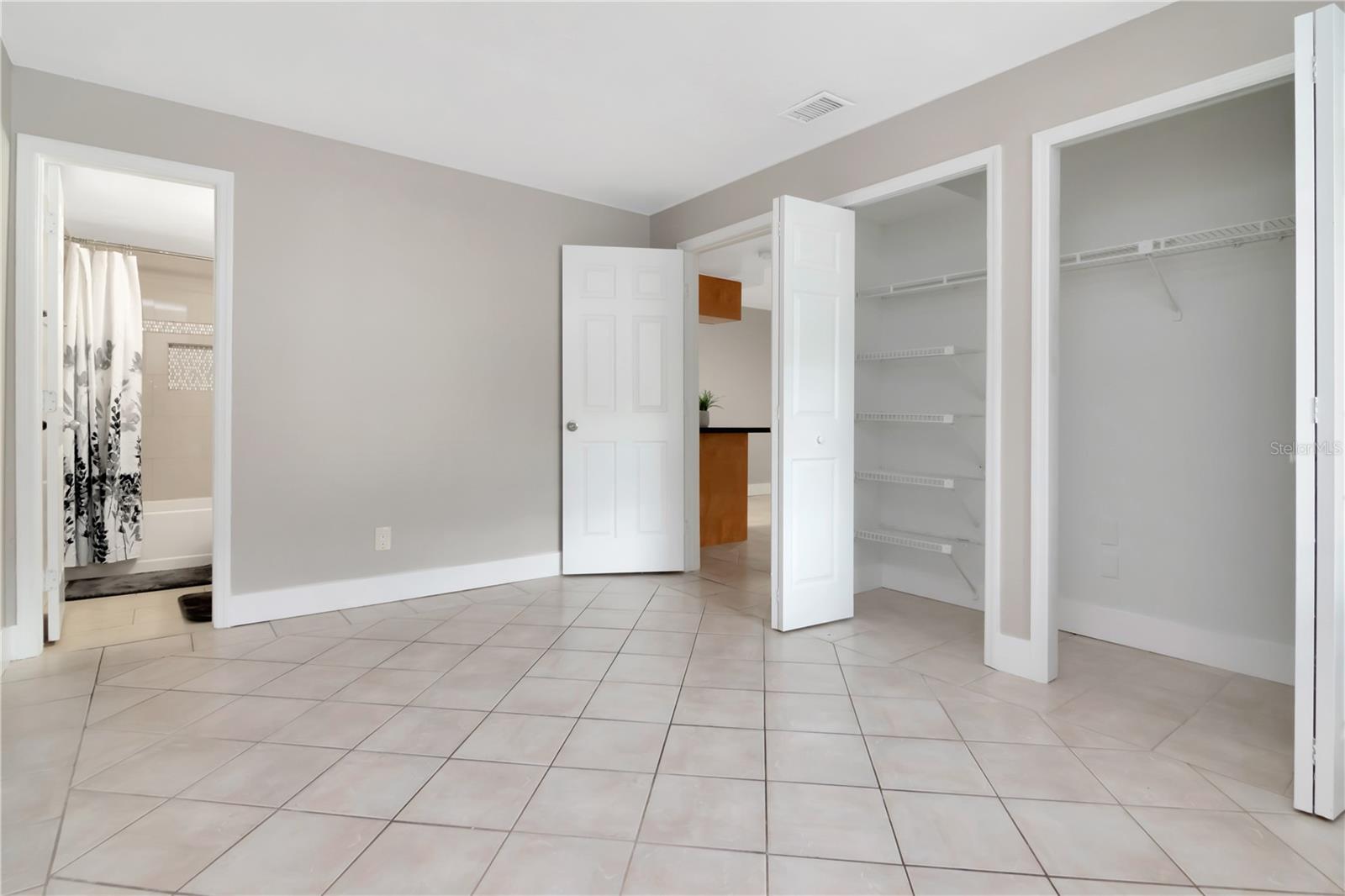 Master Bedroom w/ Ensuite