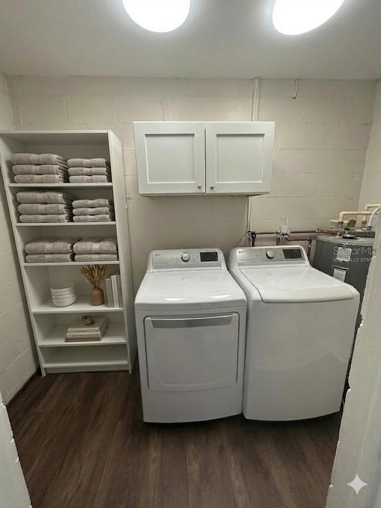 Virtually staged laundry room