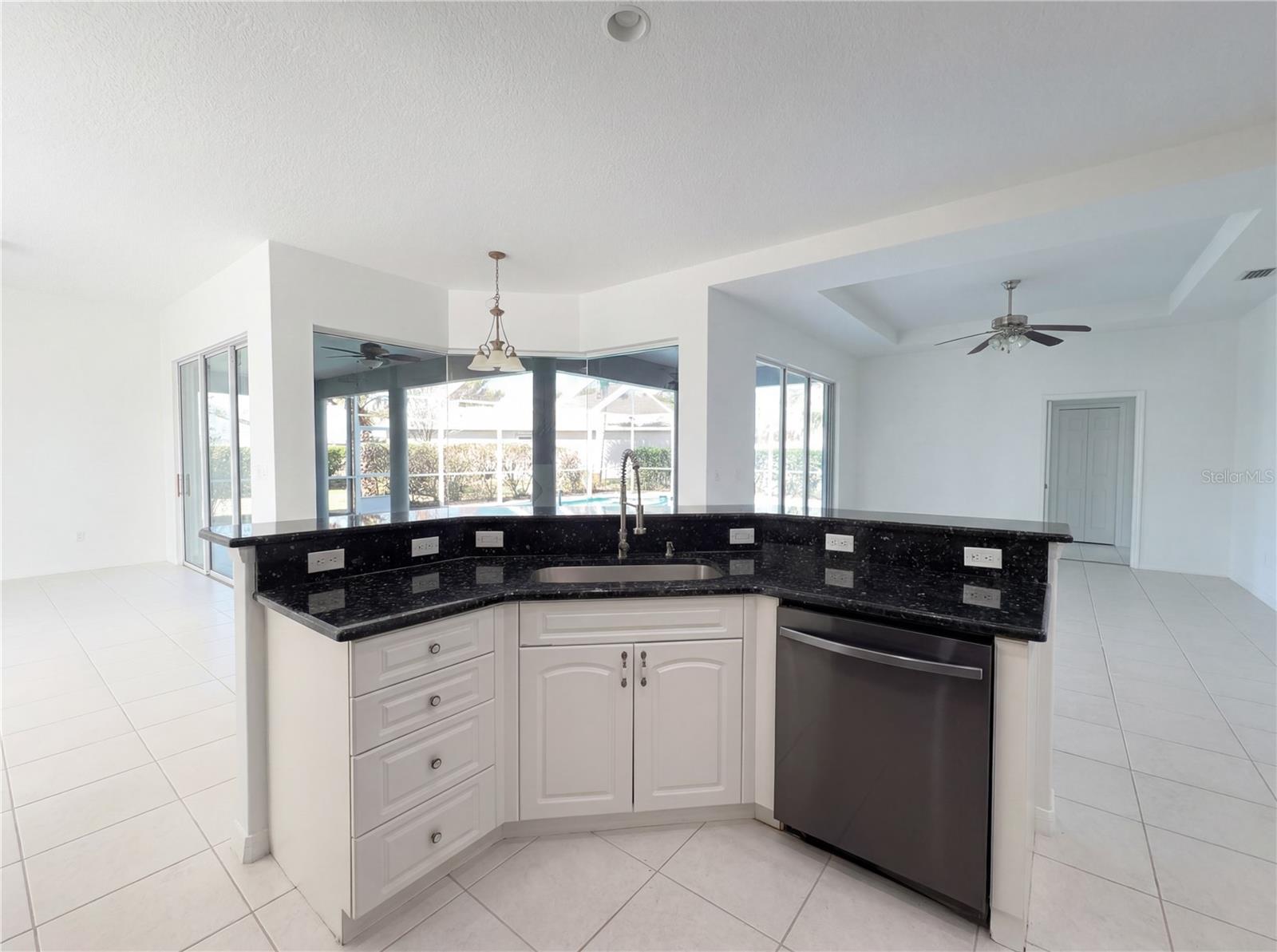 65 BALLENGER LN, PALM COAST, FL, 32137