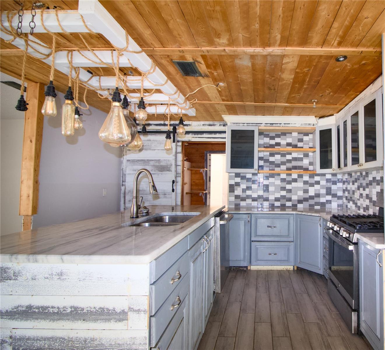 501 ROSE AVE, FRUITLAND PARK, FL, 34731