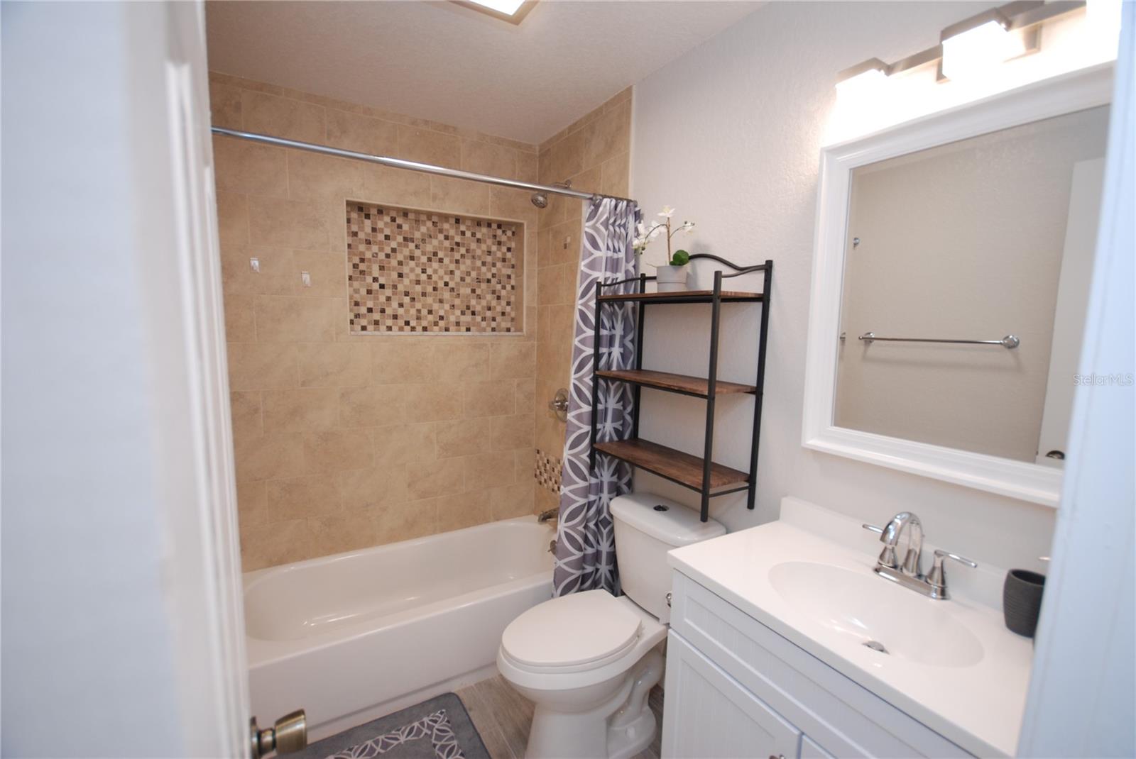 6515 LA MESA CIR, TAMPA, FL, 33634