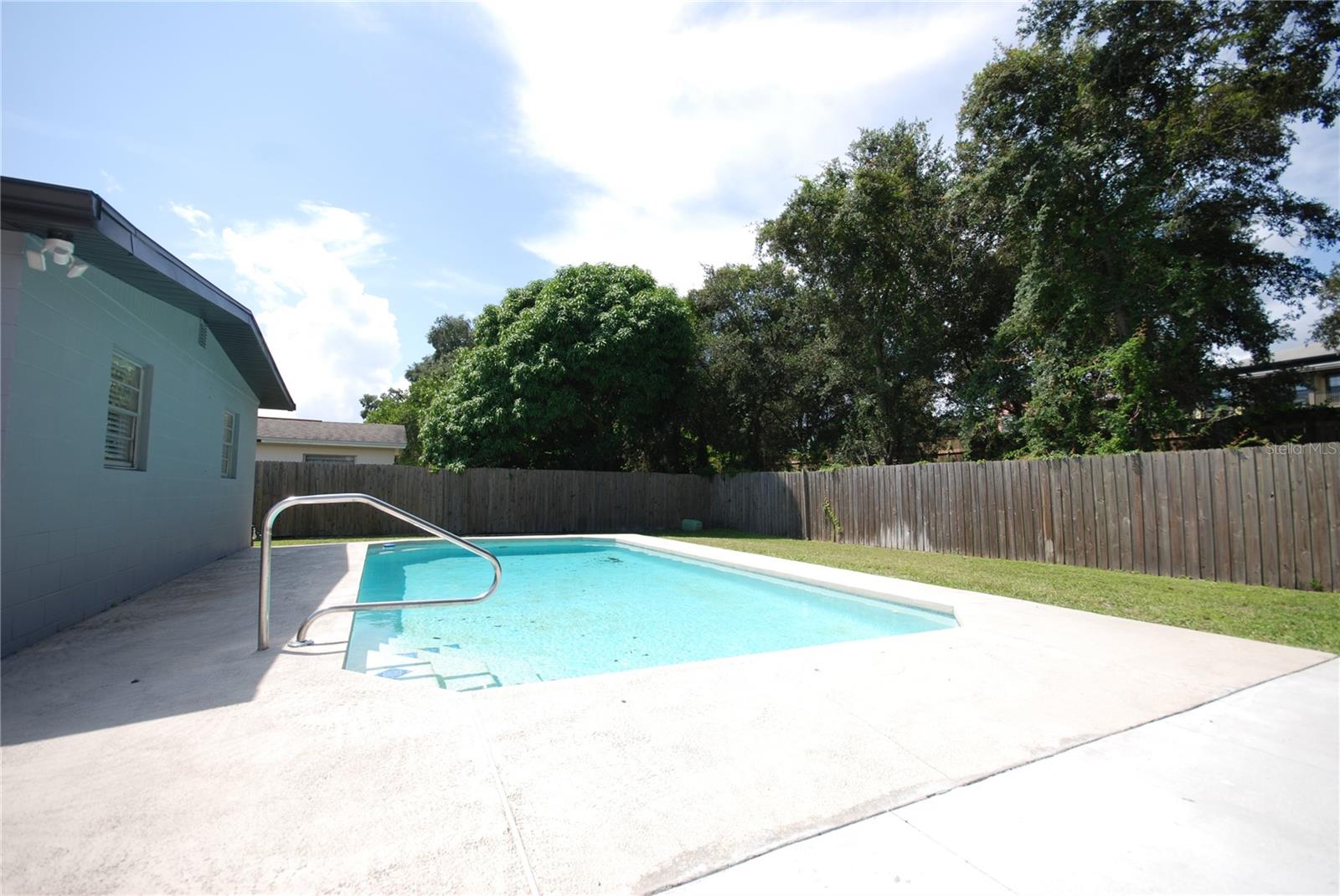 6515 LA MESA CIR, TAMPA, FL, 33634