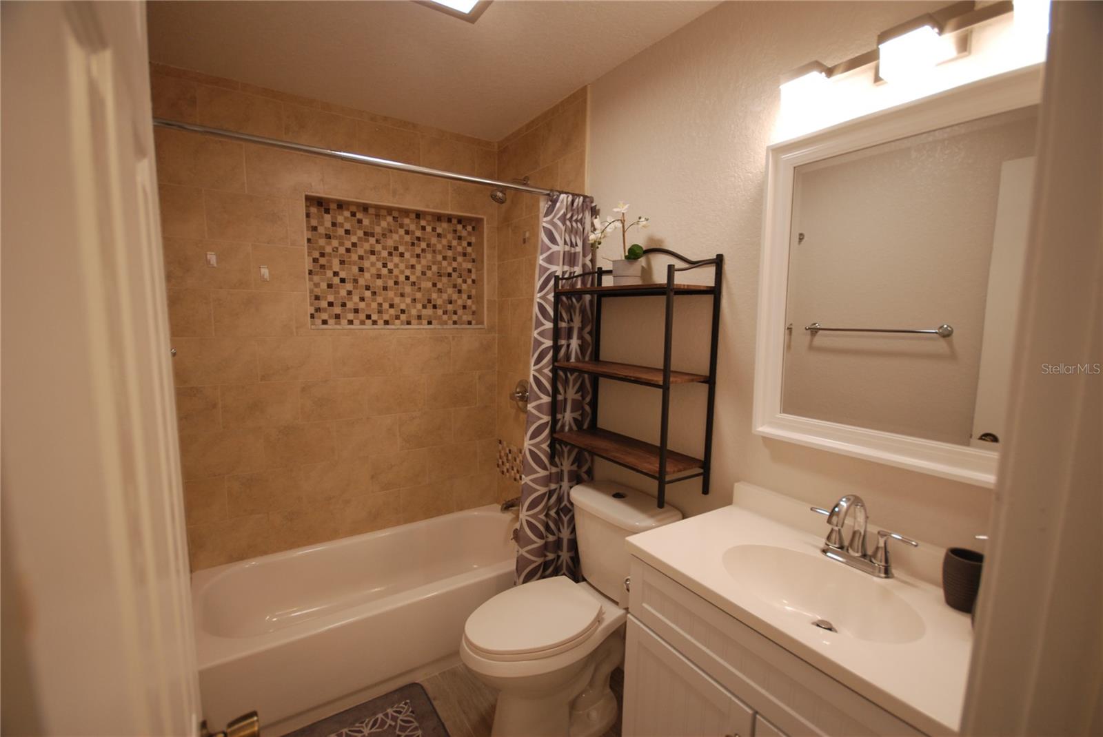 6515 LA MESA CIR, TAMPA, FL, 33634