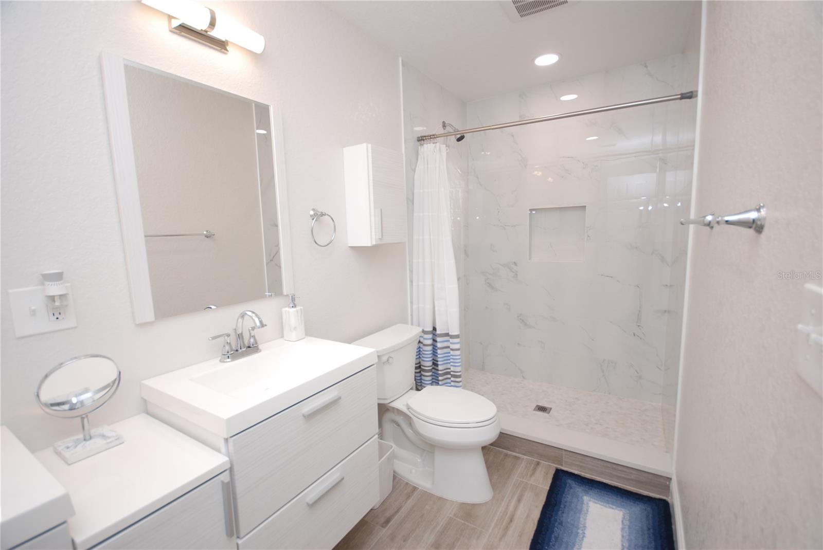 6515 LA MESA CIR, TAMPA, FL, 33634