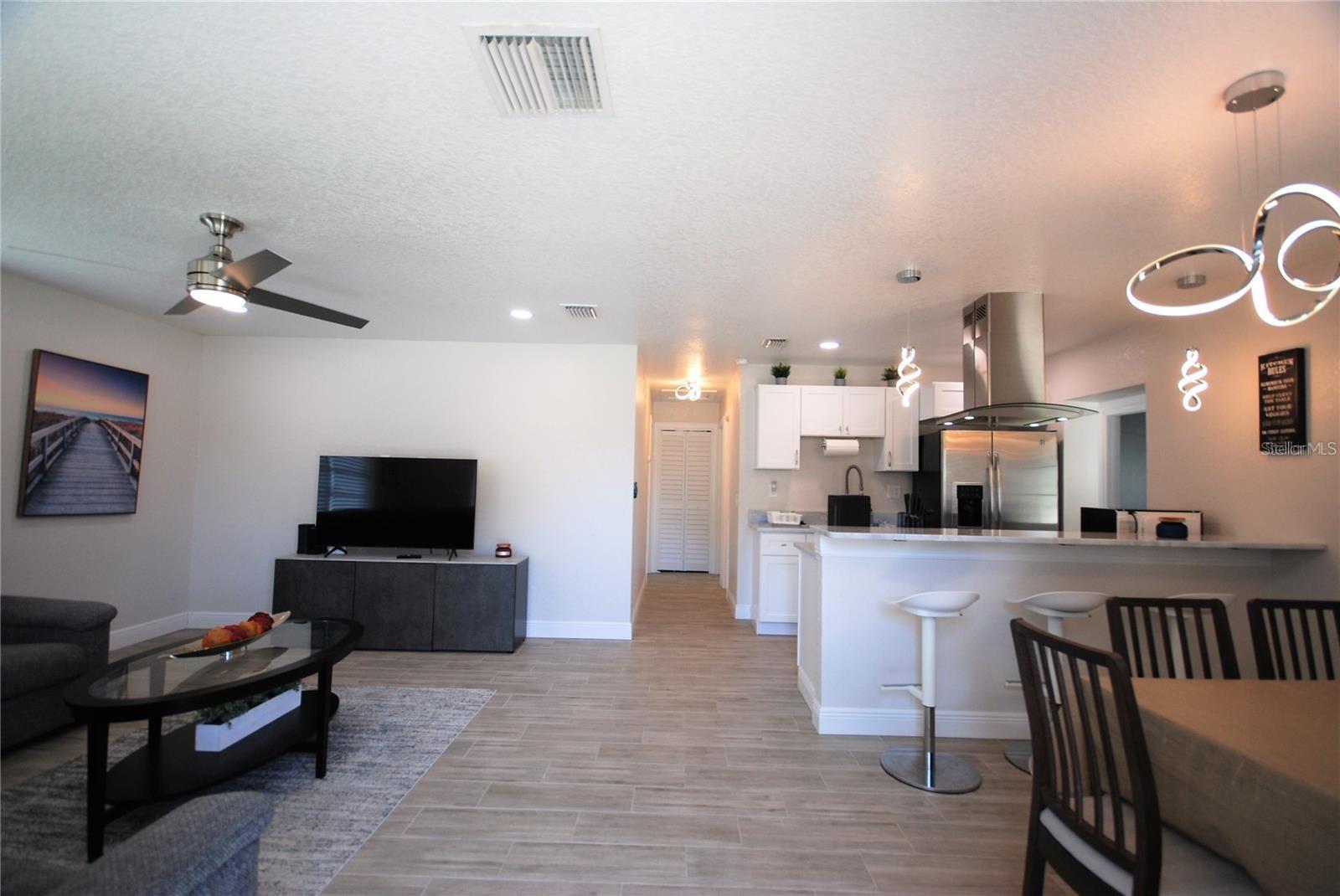 6515 LA MESA CIR, TAMPA, FL, 33634