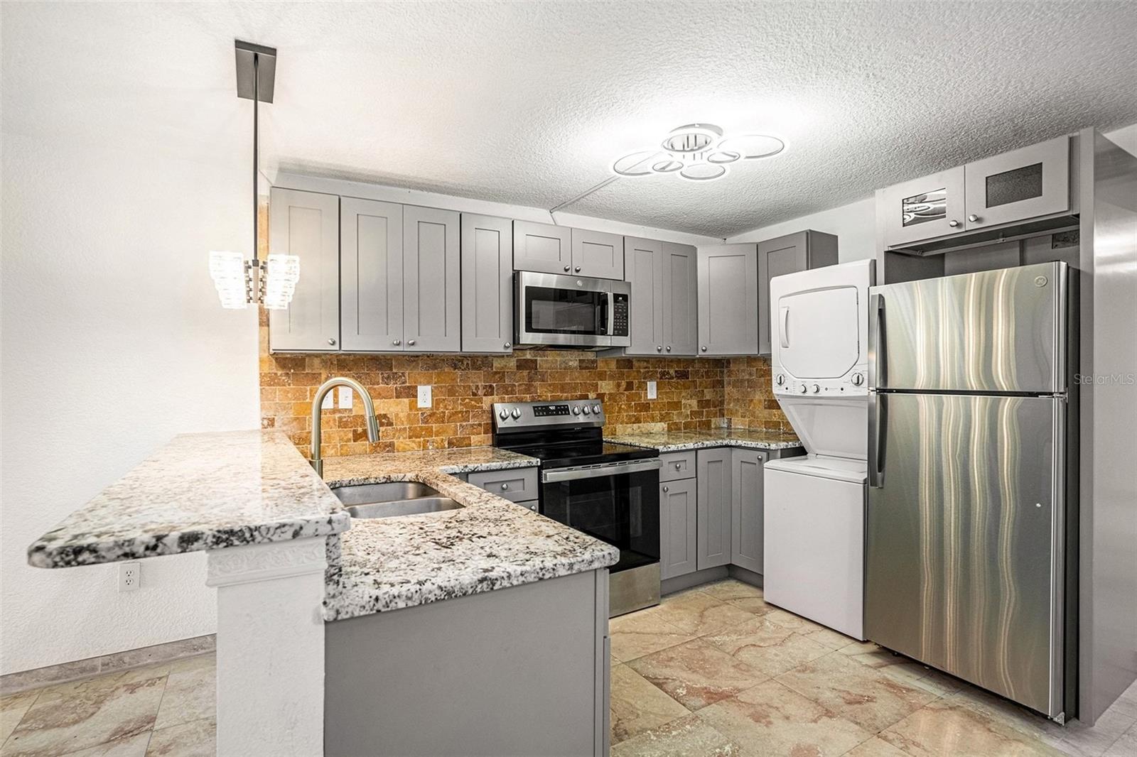 2424 W TAMPA BAY BLVD #I103, TAMPA, FL, 33607