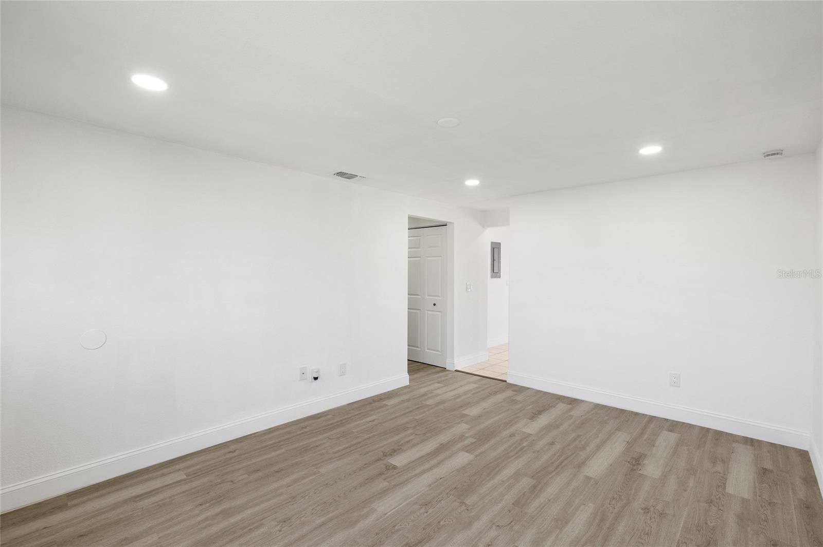 8309 DASA PL, TAMPA, FL, 33615