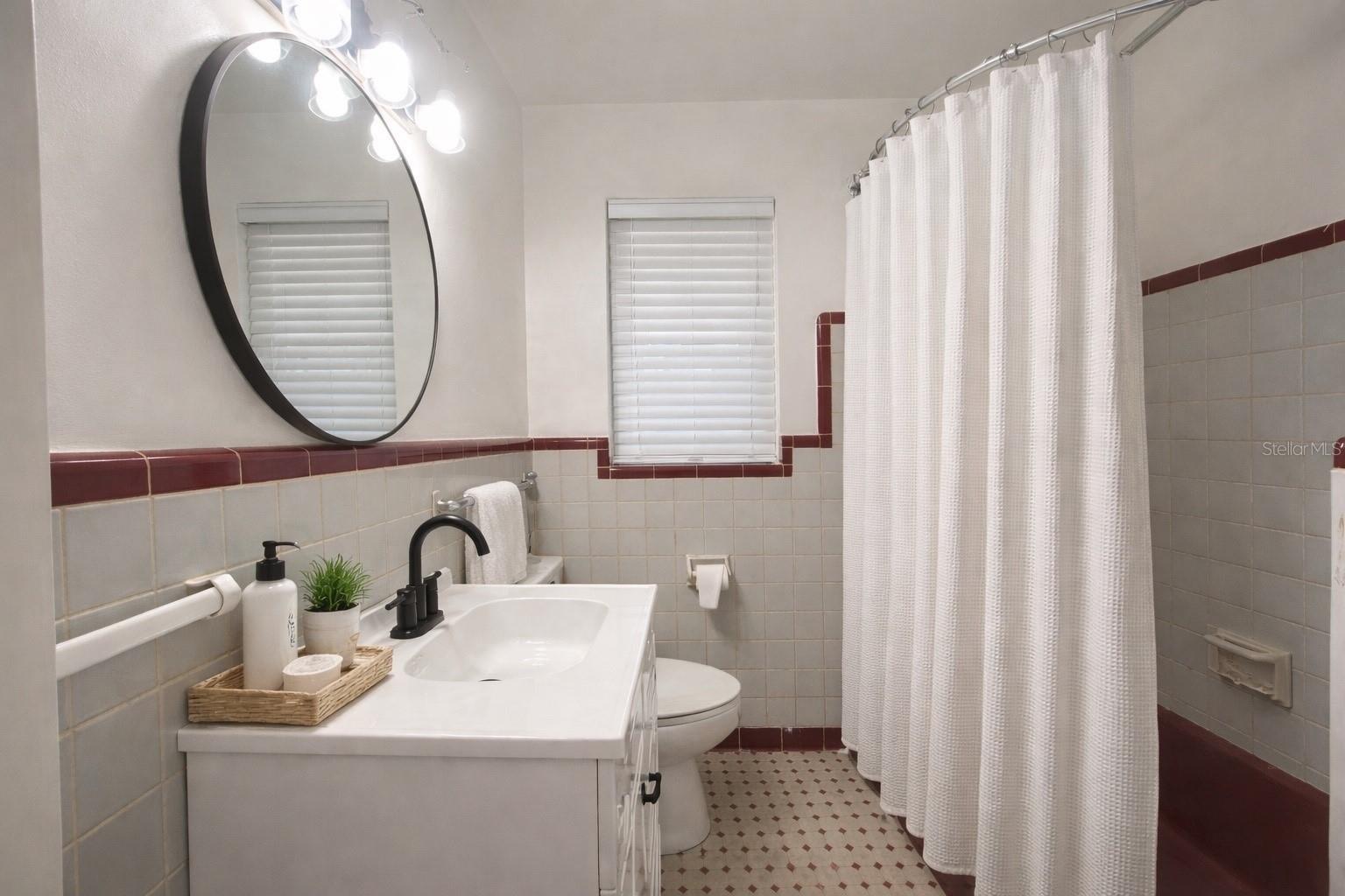 2103 VINE ST, LEESBURG, FL, 34748