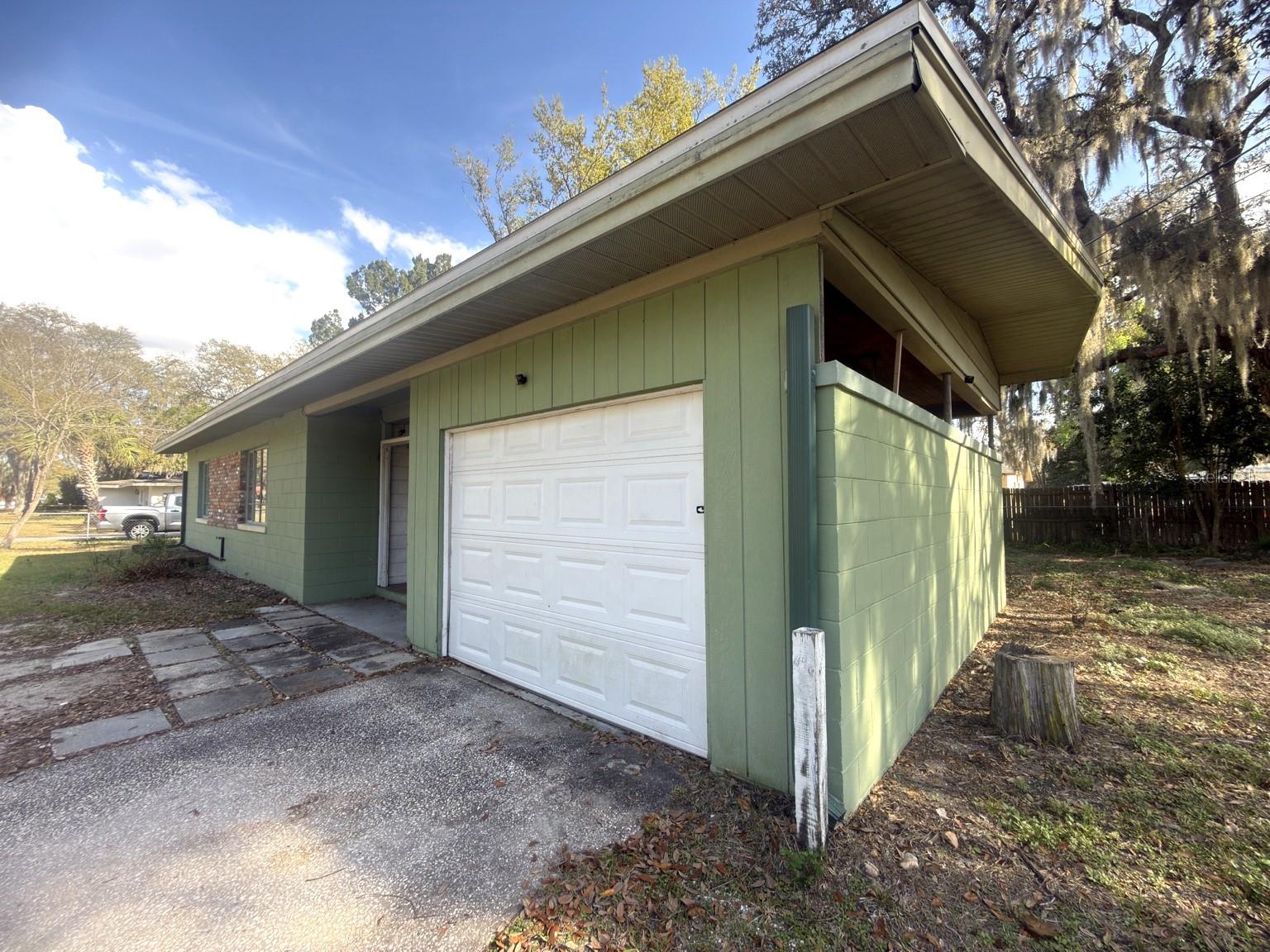 2103 VINE ST, LEESBURG, FL, 34748