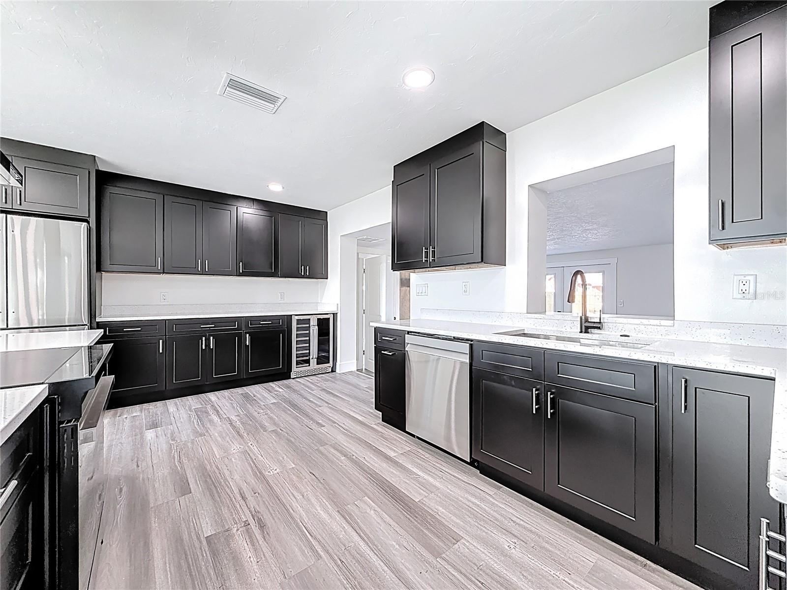 2335 MURILLA WAY S, ST PETERSBURG, FL, 33712