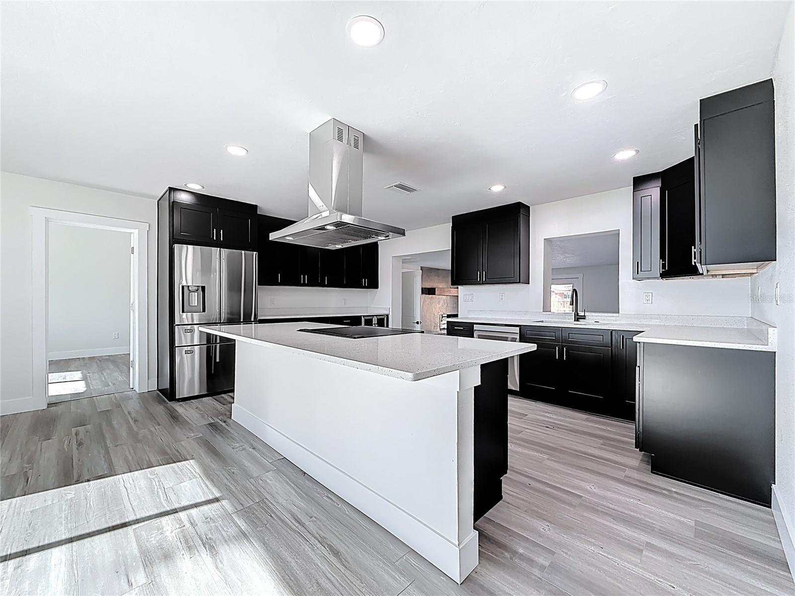 2335 MURILLA WAY S, ST PETERSBURG, FL, 33712