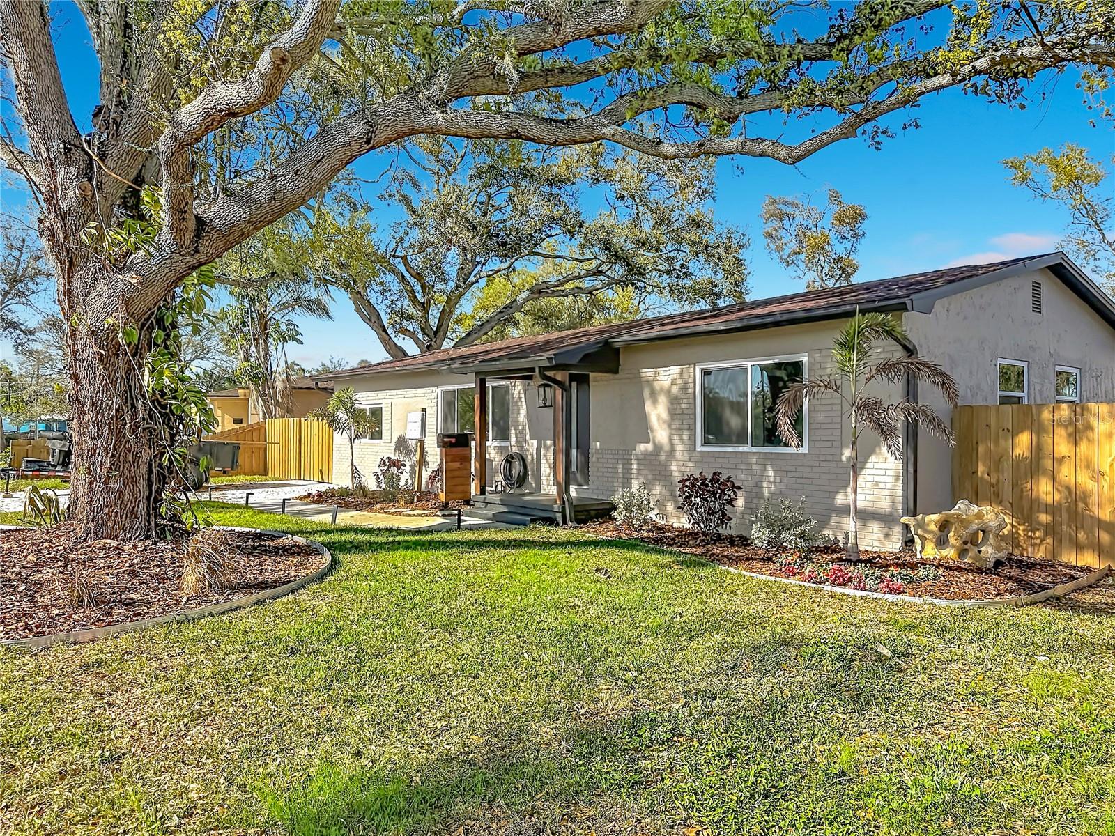 2335 MURILLA WAY S, ST PETERSBURG, FL, 33712