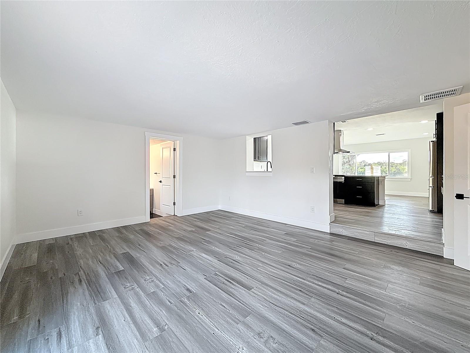 2335 MURILLA WAY S, ST PETERSBURG, FL, 33712