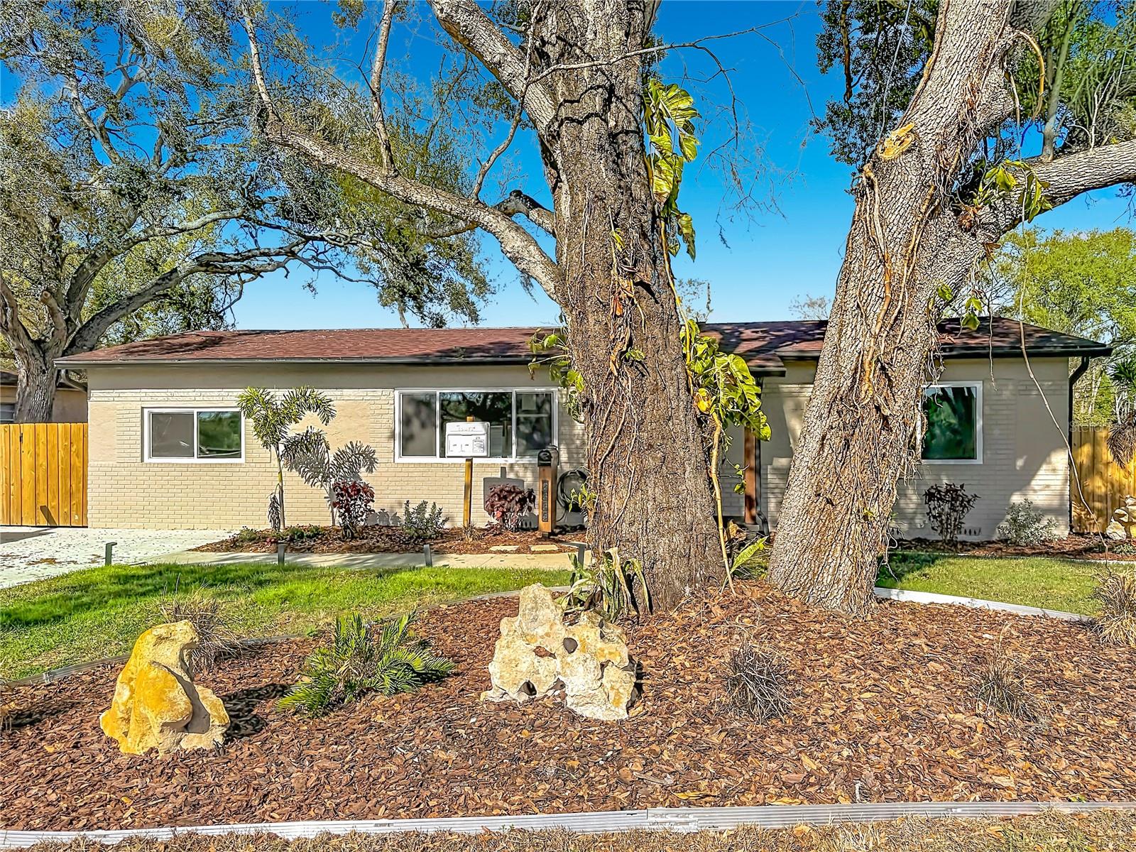 2335 MURILLA WAY S, ST PETERSBURG, FL, 33712